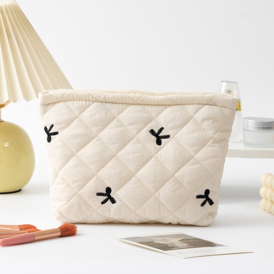 1 Piece Classic Travel Bowknot Portable Large Capacity Pouch With Random Printing Design Women's Quilted Cosmetic Bags